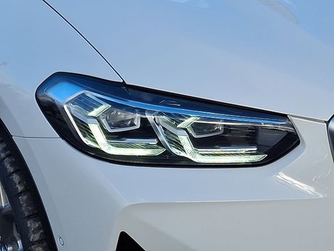 Used 2024 BMW X3 xDrive30i w/ Premium Package w/ZPA image 9