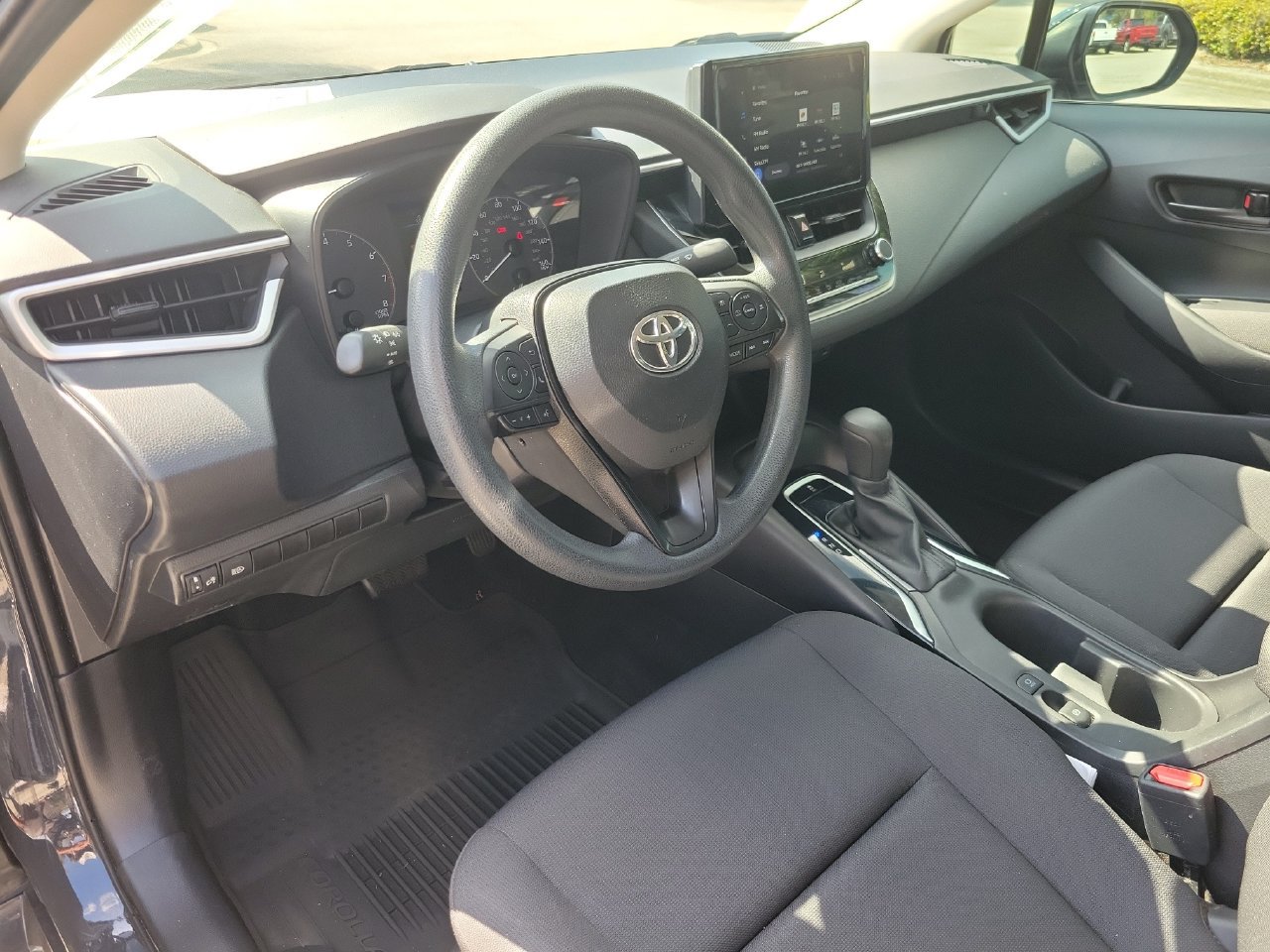Used 2024 Toyota Corolla LE FWD image 15
