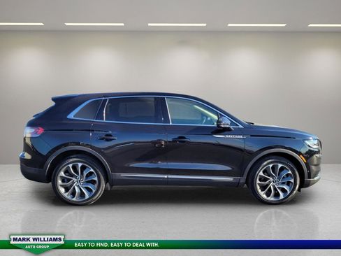 Used 2022 Lincoln Nautilus Reserve w/ Equipment Group 201A image 9