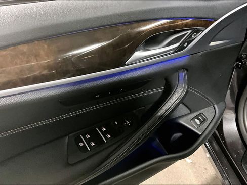 Used 2019 BMW 540i xDrive w/ Convenience Package image 35