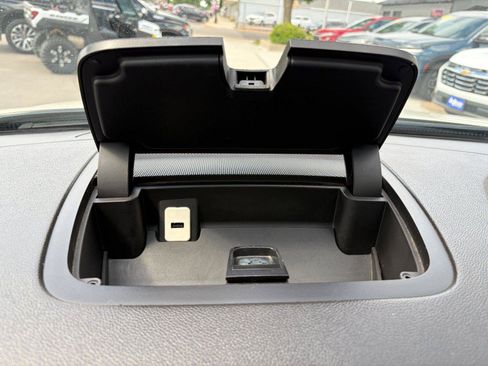 Used 2014 Chevrolet Traverse LTZ AWD/4WD image 16