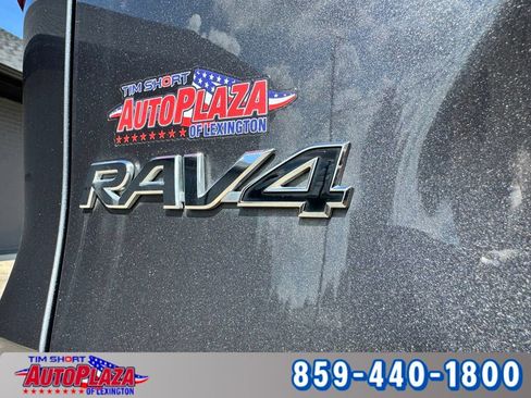 Used 2025 Toyota RAV4 XLE AWD/4WD image 18