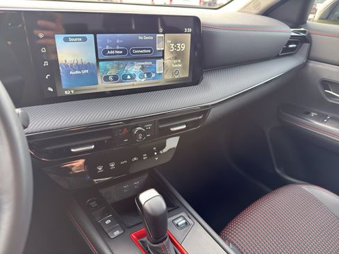 Used 2025 Nissan Kicks SR image 21