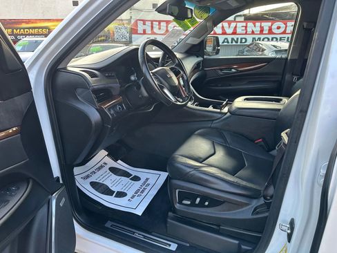Used 2016 Cadillac Escalade ESV Premium RWD image 9