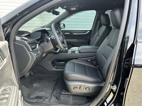 Used 2026 GMC Acadia Elevation w/ Black Edition FWD image 2