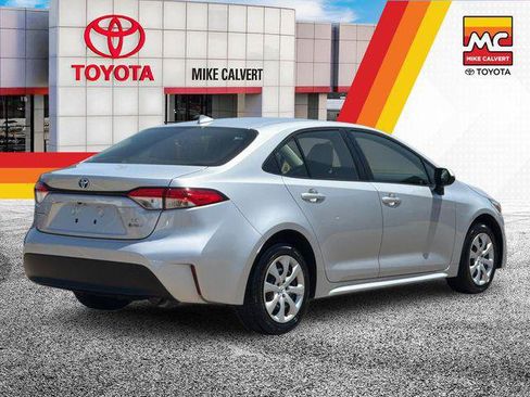 Certified 2025 Toyota Corolla LE FWD image 5