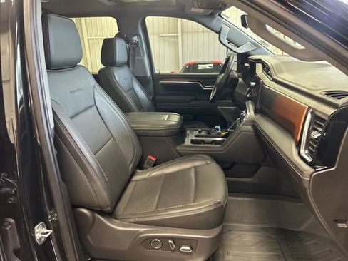 Used 2025 GMC Sierra 3500 Denali w/ Denali Reserve Package image 30