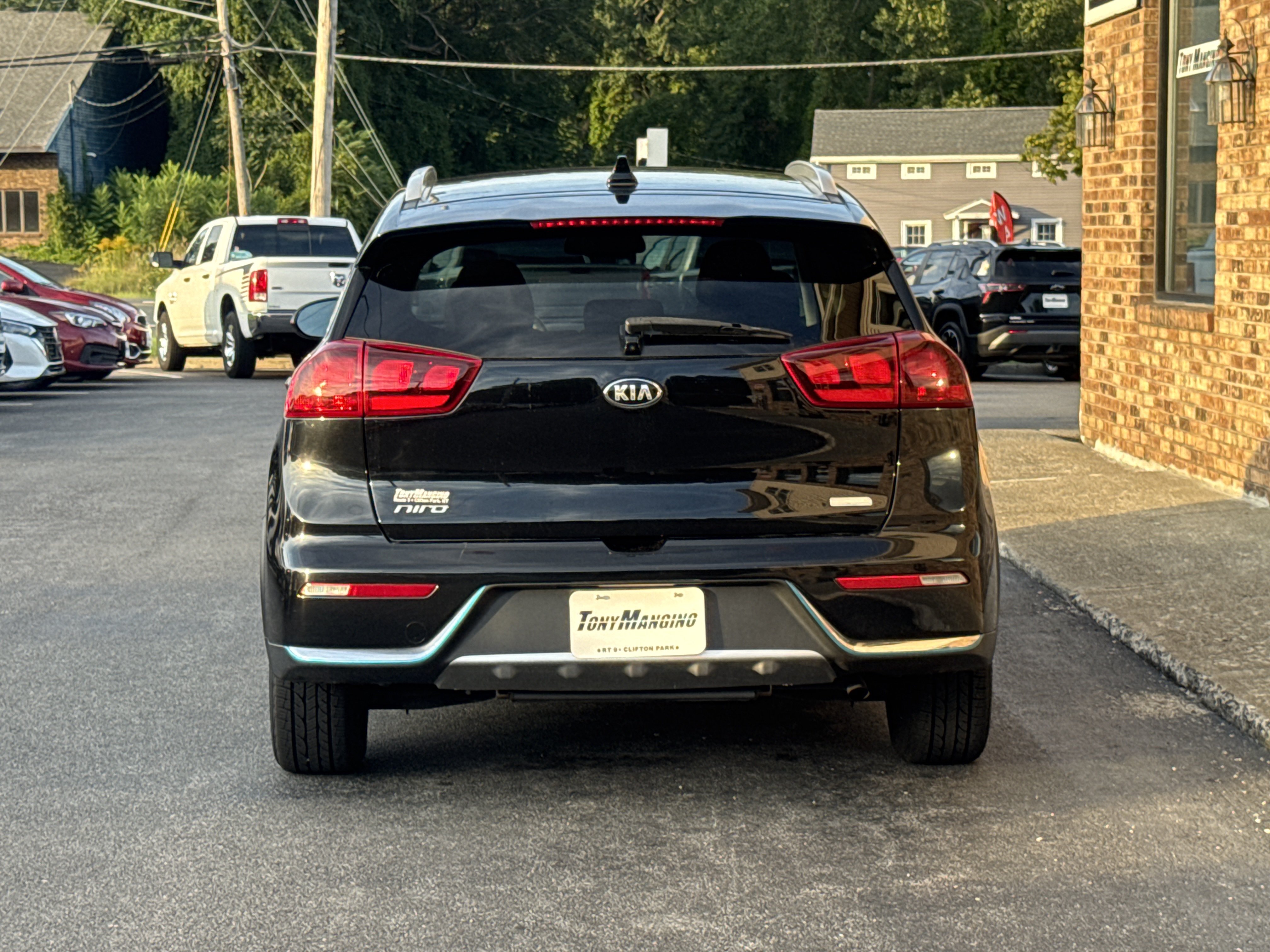 Used 2019 Kia Niro LX FWD image 4