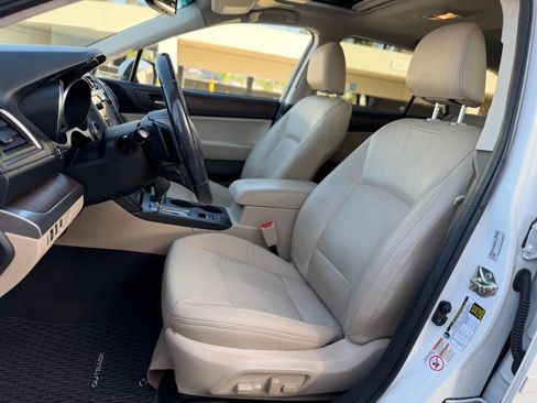 Used 2016 Subaru Outback 3.6R Limited image 10
