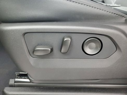 New 2026 Chevrolet Suburban LT image 29