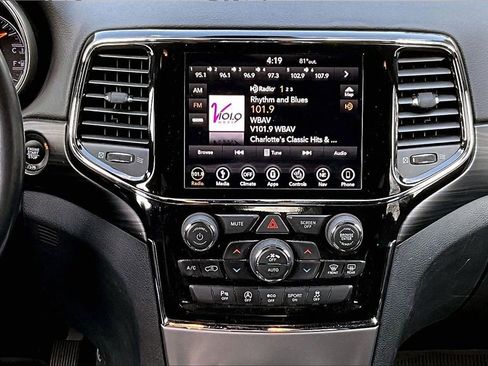 Used 2019 Jeep Grand Cherokee Altitude image 12