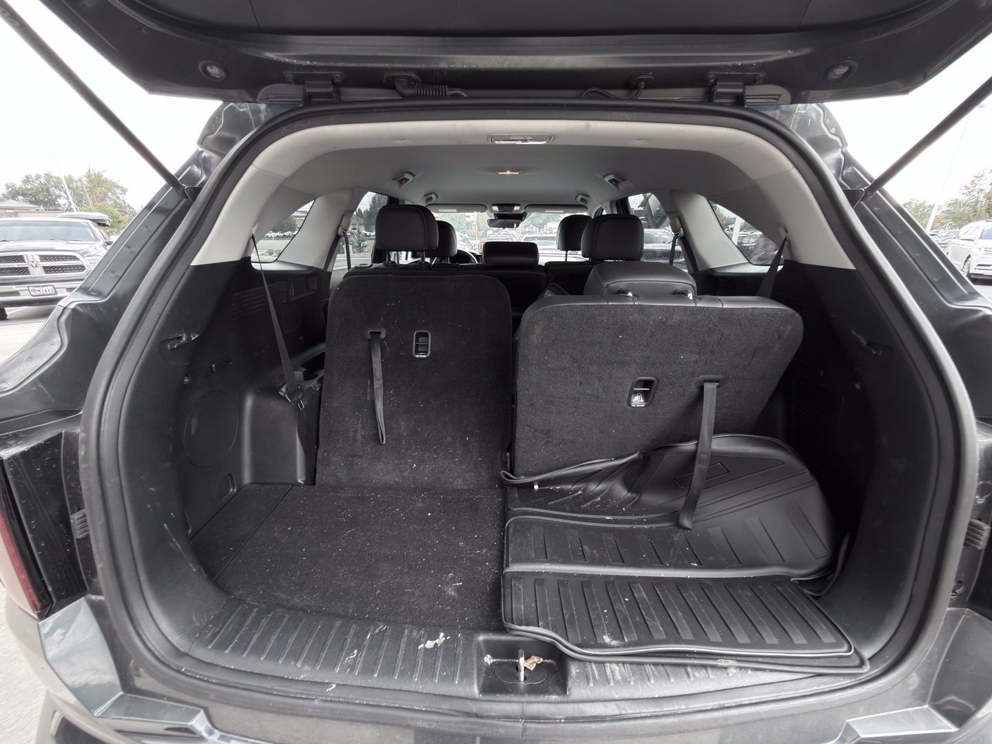 Used 2022 Kia Sorento S FWD image 36