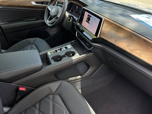 New 2026 Volkswagen Atlas SE FWD image 17