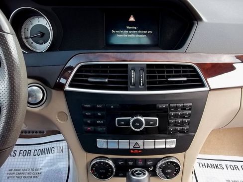 Used 2014 Mercedes-Benz C 250 Sedan image 19