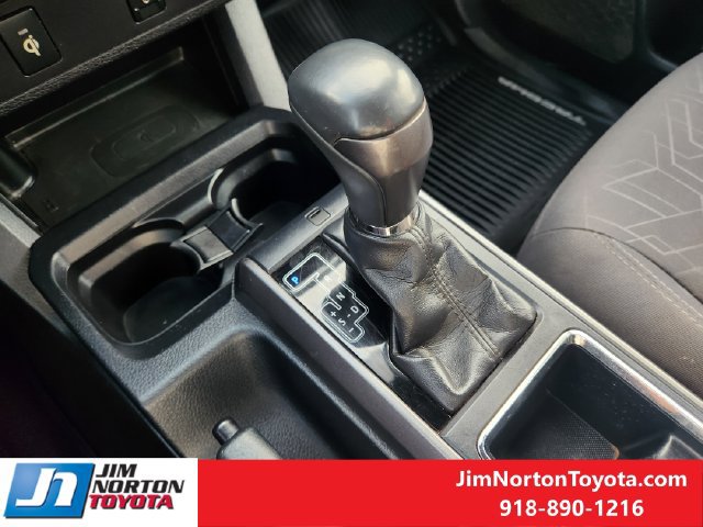 Used 2017 Toyota Tacoma TRD Off-Road w/ Tow Package AWD/4WD image 21