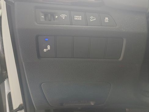 Used 2017 Hyundai Santa Fe Sport FWD image 16