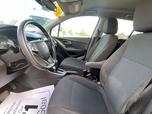 Used 2020 Chevrolet Trax LS w/ Tint and Cruise Package FWD image 22