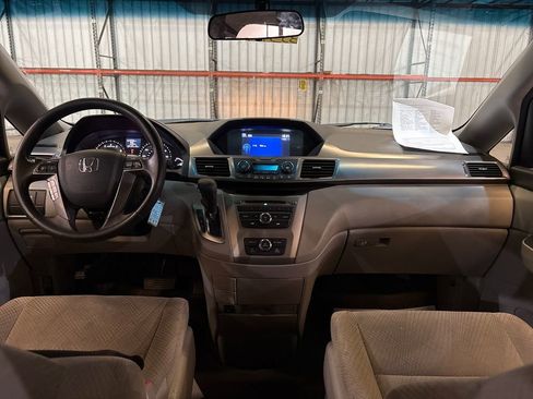 Used 2014 Honda Odyssey LX image 12