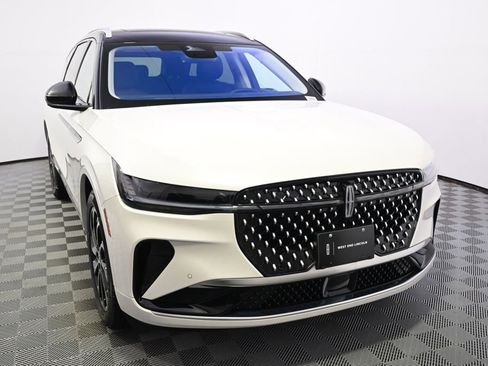 New 2026 Lincoln Nautilus Reserve AWD/4WD image 9
