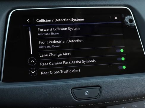 Used 2022 Cadillac XT4 Premium Luxury w/ Safety Alert Package image 29