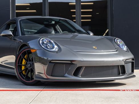 Certified 2018 Porsche 911 GT3 RWD image 9