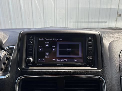 Used 2019 Dodge Grand Caravan SE w/ UConnect Hands-Free Group FWD image 30