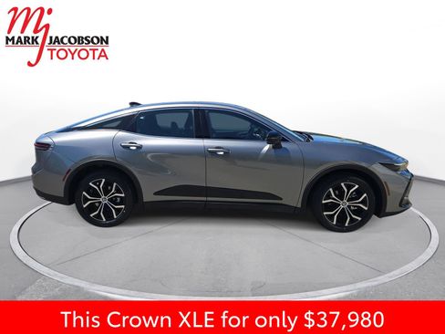 Used 2026 Toyota Crown AWD/4WD image 7