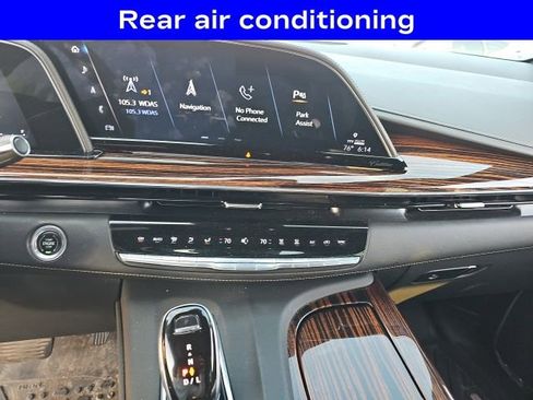 Used 2021 Cadillac Escalade Luxury AWD/4WD image 8