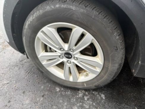 Used 2018 Kia Sportage LX FWD image 17