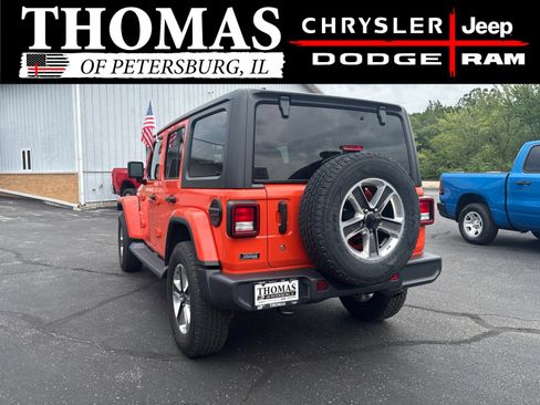 Used 2018 Jeep Wrangler Unlimited Sahara w/ Cold Weather Group AWD/4WD image 5