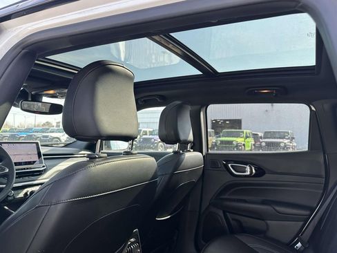 Used 2023 Jeep Compass High Altitude image 15