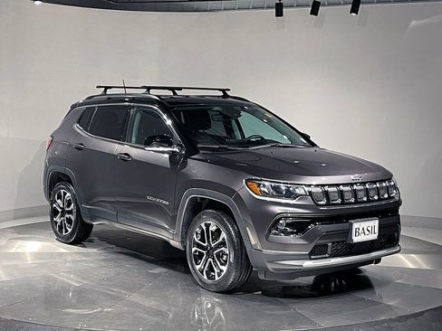 Used 2022 Jeep Compass Limited image 38