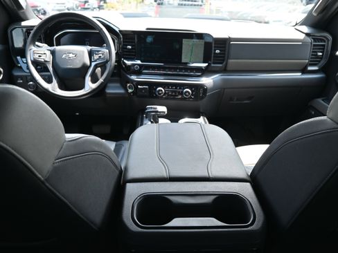 Used 2024 Chevrolet Silverado 1500 ZR2 w/ Technology Package image 3