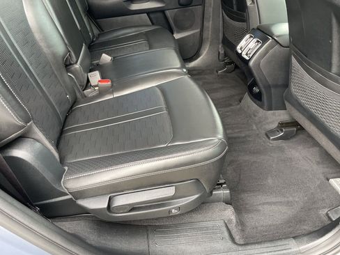 Used 2024 Kia Sorento S image 34