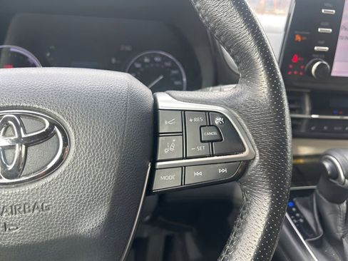 Certified 2021 Toyota Sienna Limited image 25