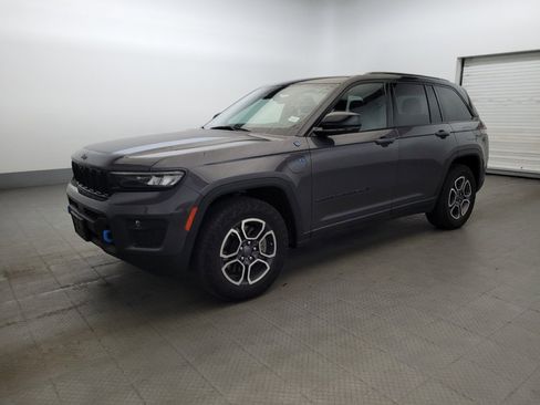 Used 2022 Jeep Grand Cherokee Trailhawk AWD/4WD image 2