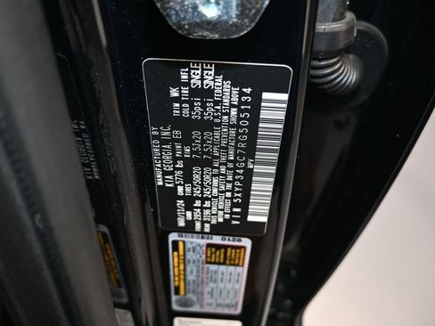 Used 2024 Kia Telluride EX image 18