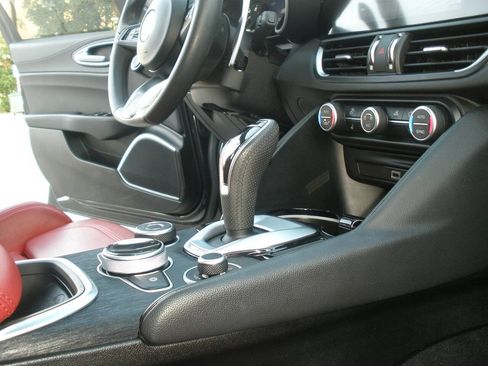 Used 2023 Alfa Romeo Giulia Sprint RWD image 30