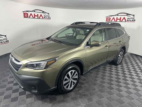 Used 2021 Subaru Outback Premium image 3