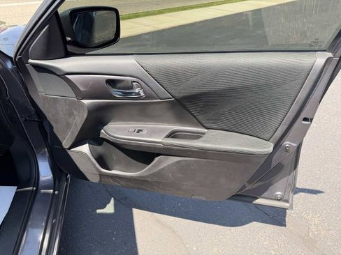 Used 2015 Honda Accord LX image 21