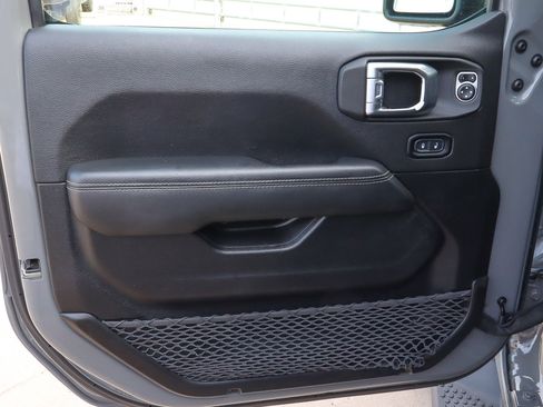 Used 2023 Jeep Wrangler Sahara image 15