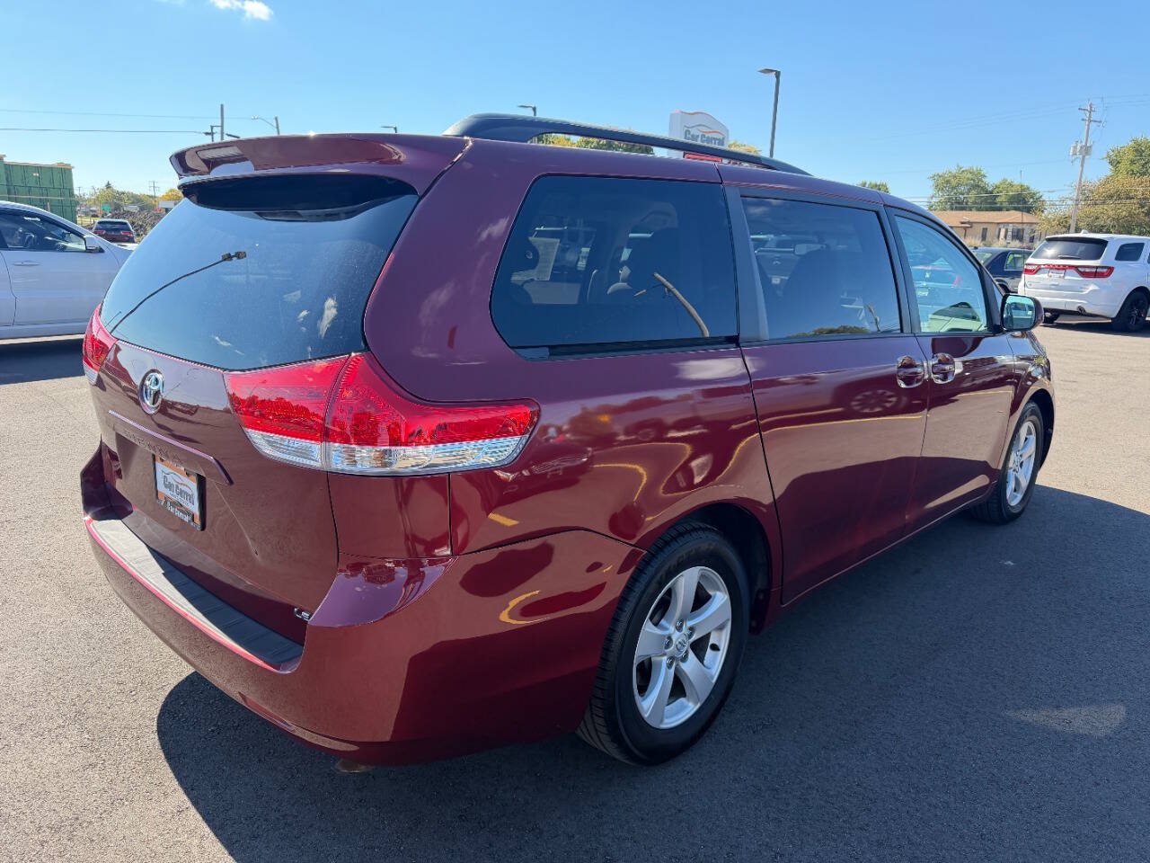 Used 2013 Toyota Sienna LE w/ Towing Pkg FWD image 5