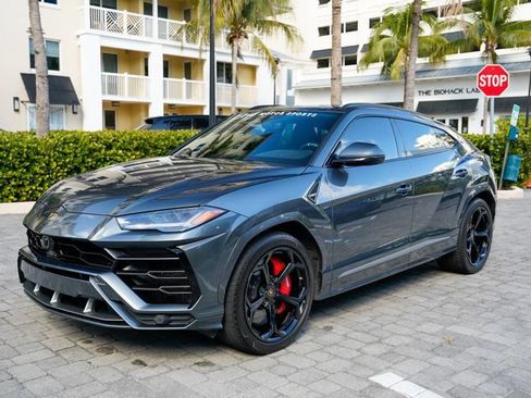 Used 2019 Lamborghini Urus AWD/4WD image 2
