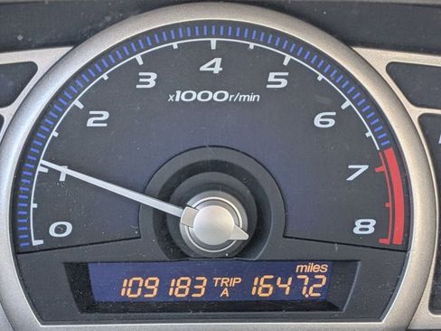 Used 2011 Honda Civic DX-VP image 3