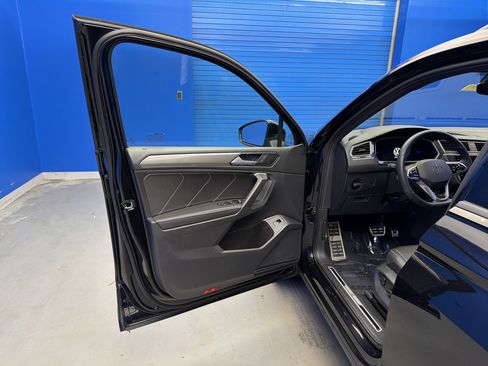 Certified 2024 Volkswagen Tiguan SE R-Line image 10