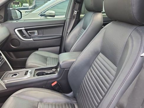 Used 2017 Land Rover Discovery Sport HSE Luxury image 9