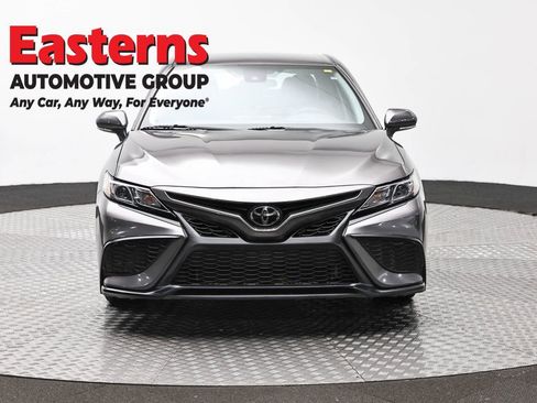 Used 2023 Toyota Camry SE FWD image 2
