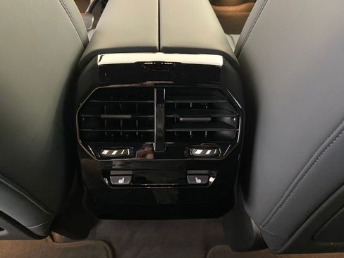 New 2026 BMW iX xDrive45 w/ M Sport Package image 28