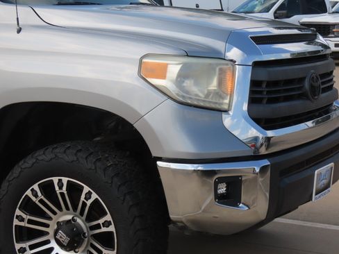 Used 2014 Toyota Tundra SR5 w/ SR5 Upgrade Package RWD image 6