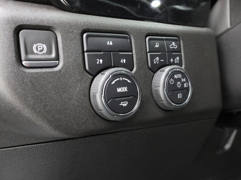 Used 2024 Chevrolet Silverado 3500 LT w/ Z71 Sport Edition image 45